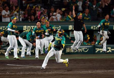 阪神・岡田監督　サヨナラ打の森下にようやく合格点「ちゃんと打てるようになってるから打てるんやんか」