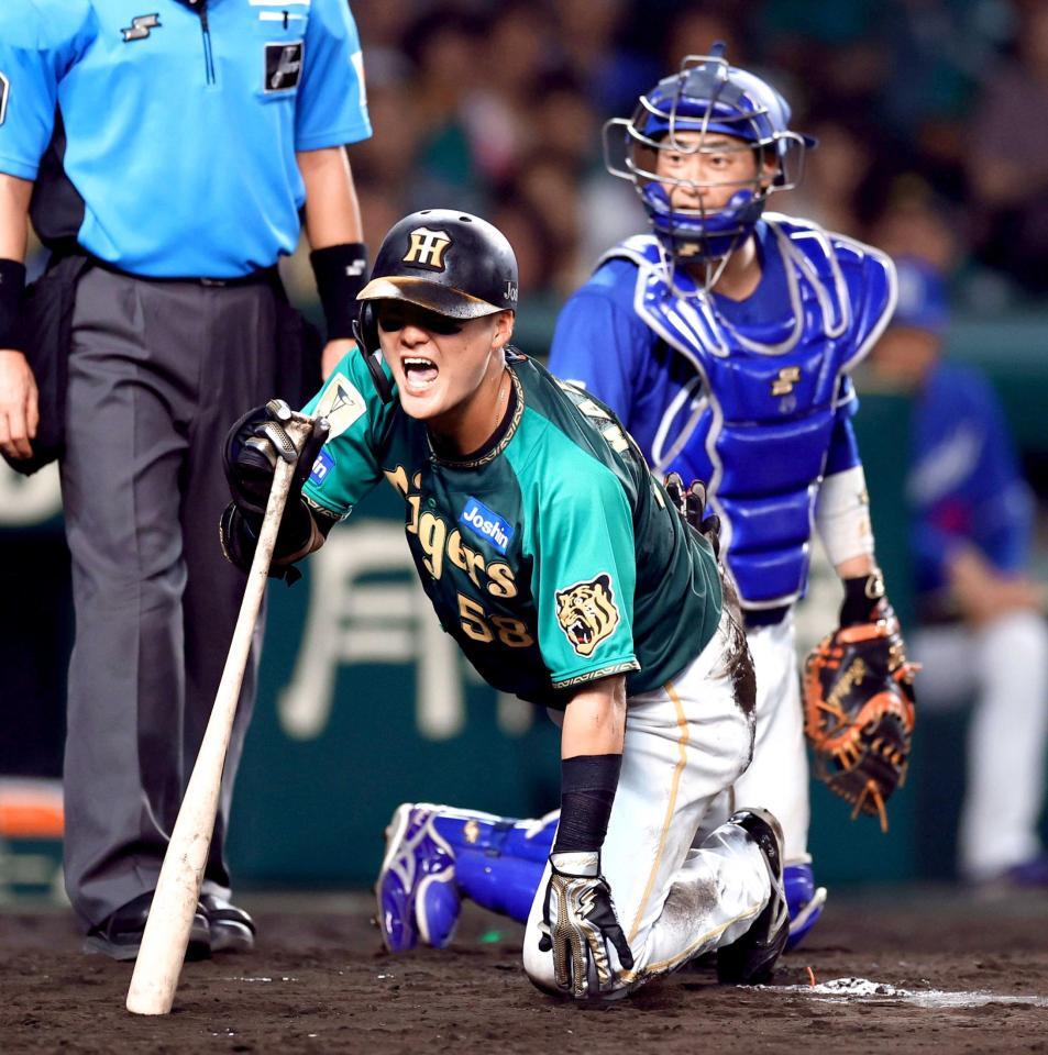 　７回、苦痛に顔をゆがませる前川