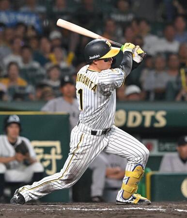 　７回、適時打を放つ森下（撮影・石井剣太郎）