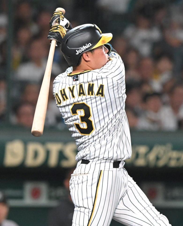 　６回、３ランを放つ大山（撮影・石井剣太郎）