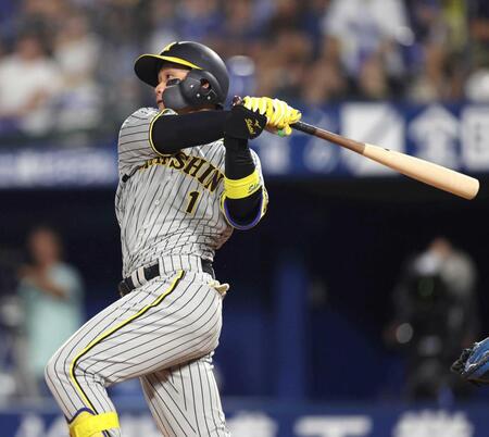 　６回、同点適時打を放つ森下