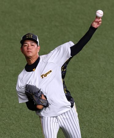 　キャッチボールする高橋（撮影・山口登）