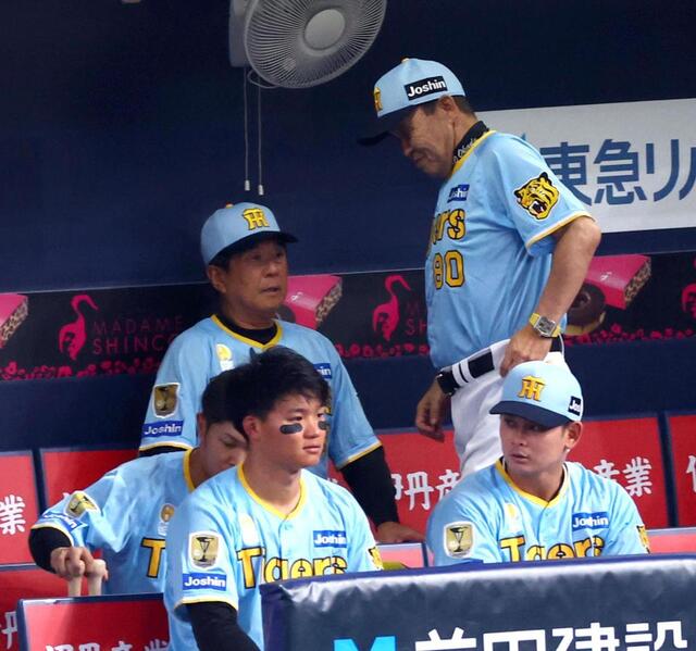 阪神・岡田監督 今季最短30秒で会見切り上げ 完敗に怒り
