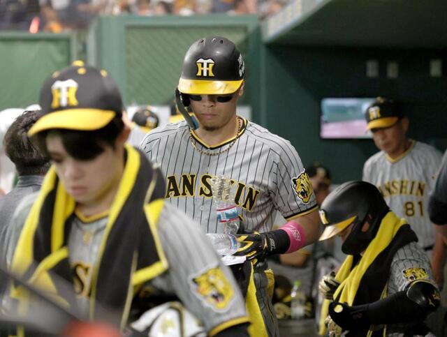 完封負けの阪神 自力優勝の可能性が消滅 首位広島と4ゲーム差 2位