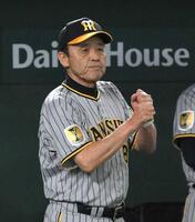 阪神タイガース　岡田監督　3枚セット 阪神・岡田監督 1日限定“アレ”解禁で訓示「1年目から“優勝
