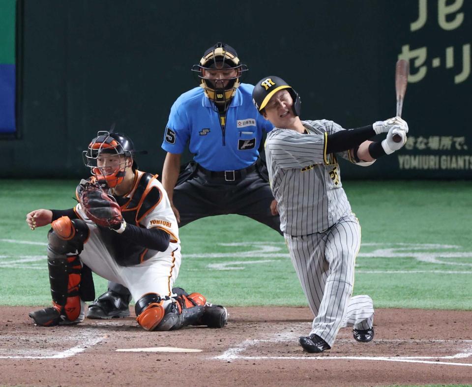 　８回、空振り三振に倒れる代打・渡辺