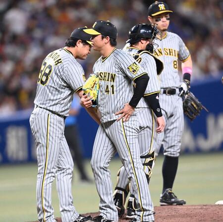 　５回途中で降板する村上（撮影・飯室逸平）