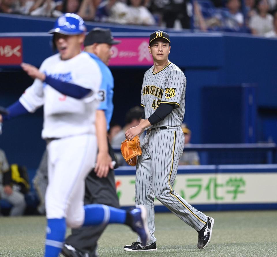 　３回、中日に勝ち越しを許す大竹（撮影・飯室逸平）