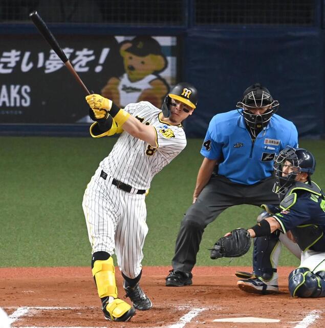 阪神 佐藤輝明が10号2ランで新人から4年連続の2桁本塁打 岡田彰布