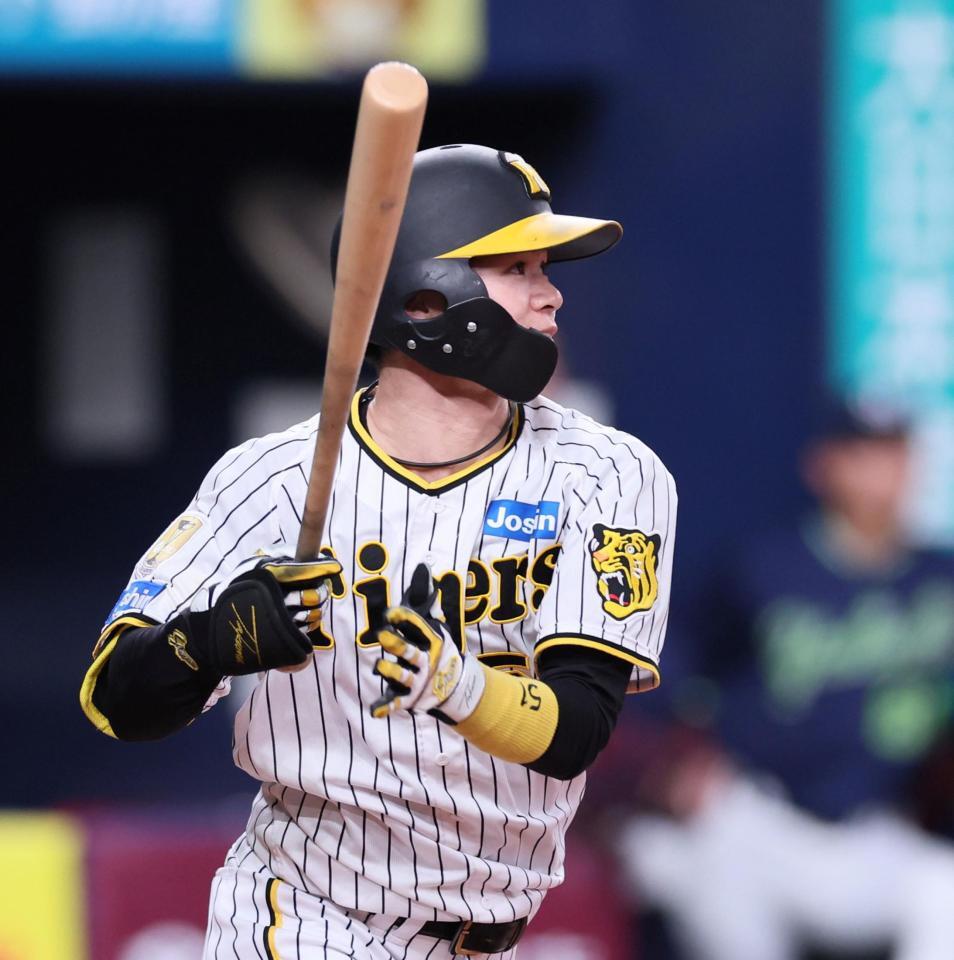 　２回、適時打を放つ中野（撮影・立川洋一郎）