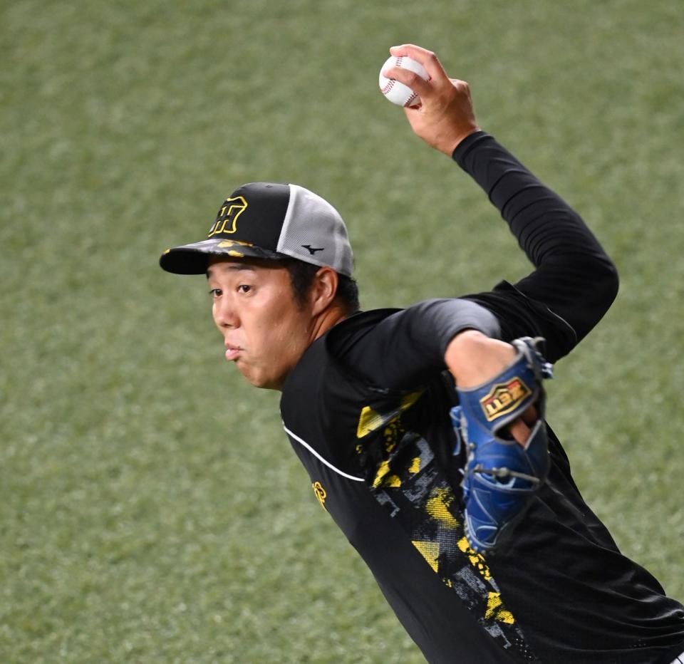 　キャッチボールする青柳（２０日）