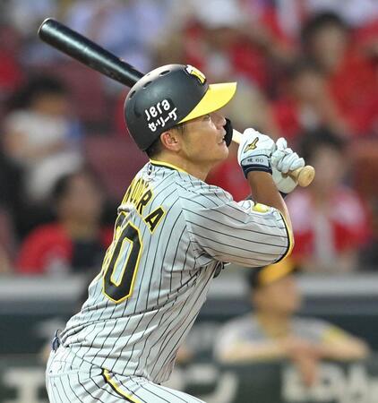 　４回、中越え三塁打を放った小野寺（撮影・市尻達拡）