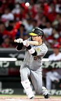 　７回、スリーバントを失敗する木浪（撮影・立川洋一郎）