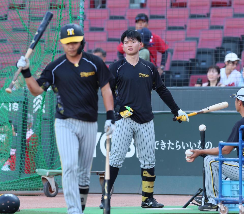 　打撃練習をする森下（撮影・立川洋一郎）