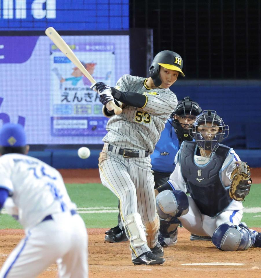 　４回、中前打を放つ島田