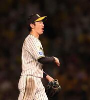 　巨人に勝利し、声を張り上げる近本（撮影・中田匡峻）