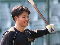 　打撃練習に臨む森下（撮影・立川洋一郎）