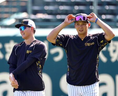 　試合に向け調整する森下（左）と井上（撮影・山口登）