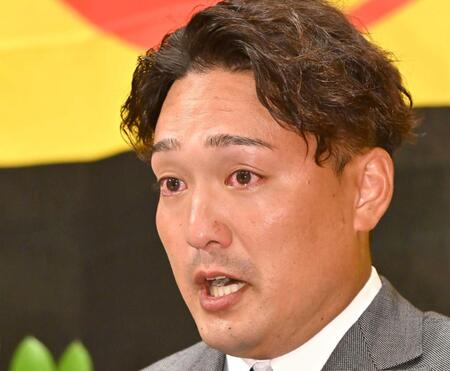 阪神・秋山「もう限界かな」１５年分の涙　引退会見「諦めずにやってこられたのは誇り」「最後に優勝旅行に連れて行って」