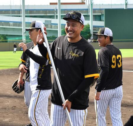 岩崎だけじゃない　阪神・秋山の引退試合に１軍選手も続々と鳴尾浜へ集結