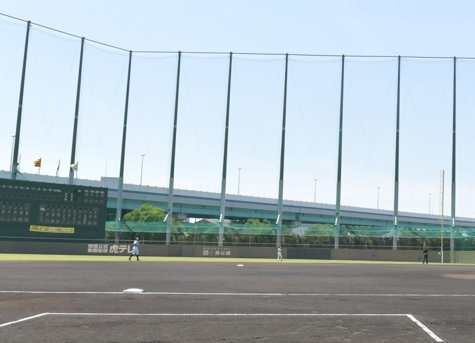 　鳴尾浜球場