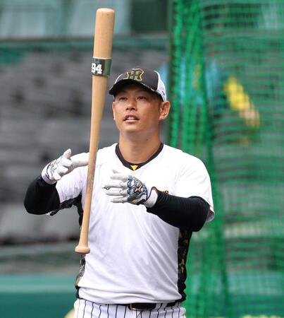 　打撃練習をする原口（撮影・田中太一）