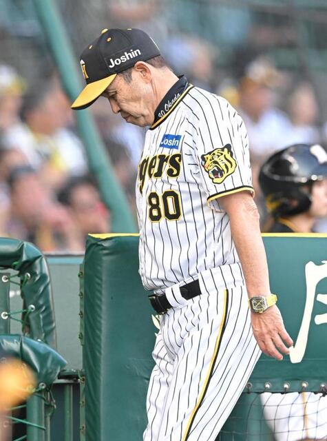 阪神・岡田監督 梅野「普通やったら使わへん」佐藤輝「大事なところで