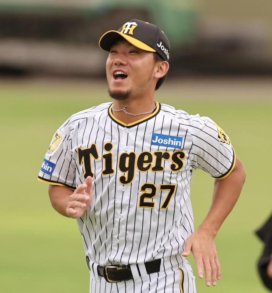 　明るい表情でダッシュを繰り返す伊藤将（撮影・田中太一）