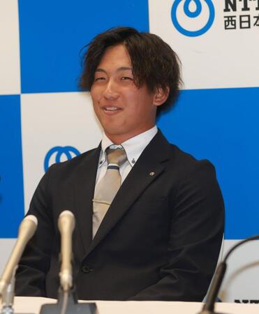 【写真】なぜ時間差？　ガッツポーズにもほどがある井上監督　関大・金丸の抽選で明暗