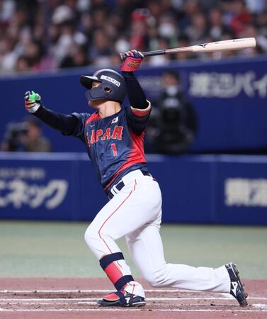 　６回、中前打を放つ森下（撮影・立川洋一郎）
