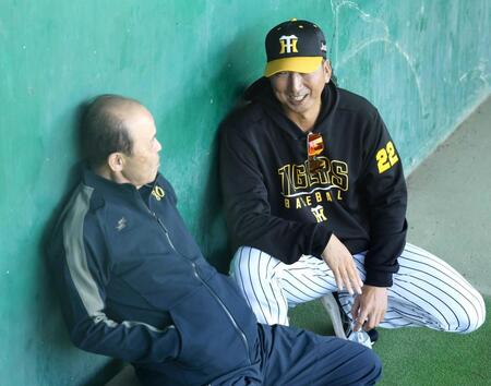 阪神・藤川監督　岡田顧問から連日金言「空っぽの引き出しにものを入れている感じ。すごく聞きやすい」　ブルペンで２５分