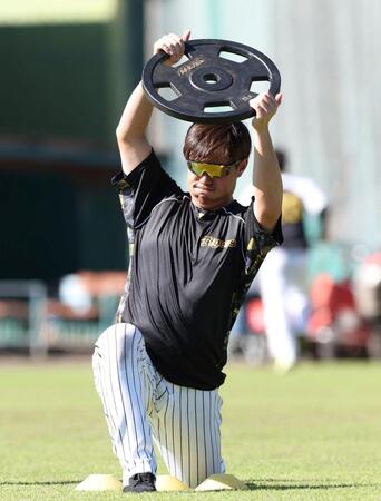 　トレーニングをする桐敷（撮影・中田匡峻）