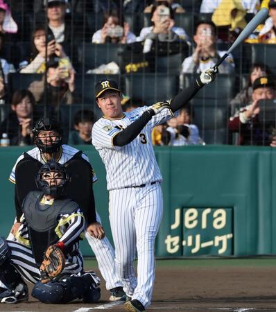 　打席でバットを振る大山（撮影・田中太一）