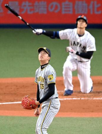 　大谷（奥）に３ランを浴びる才木＝２３年３月