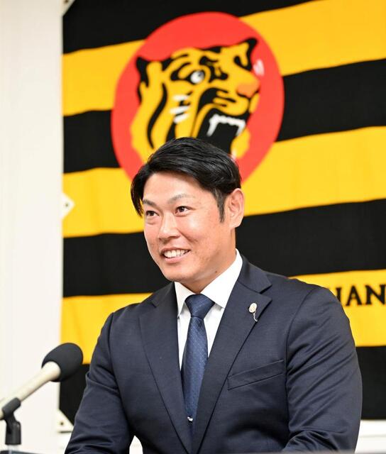 阪神・原口 娘が「タイガースのユニホームを着ているパパが見たい」と