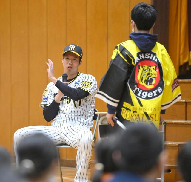 阪神・青柳 メジャーでも背番号「17」熱望 横浜市内の小学校 阪神・青柳 メジャーでも背番号「17」熱望 横浜市内の小学校