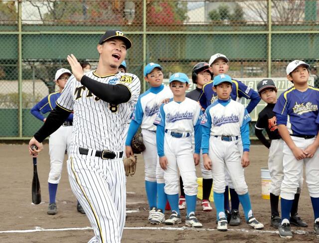 阪神・佐藤輝 甲子園でアーチ量産 子どもたちに夢届ける 浜風逆利用
