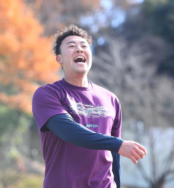 阪神ドラ5・佐野が母校・中部大で自主トレ公開 監督とマンツーマン