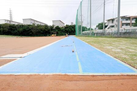 　新設された１００メートル走路