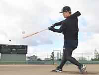 　打撃練習する前川（撮影・北村雅宏）