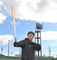 　イチロー氏のマネをする前川（撮影・北村雅宏）