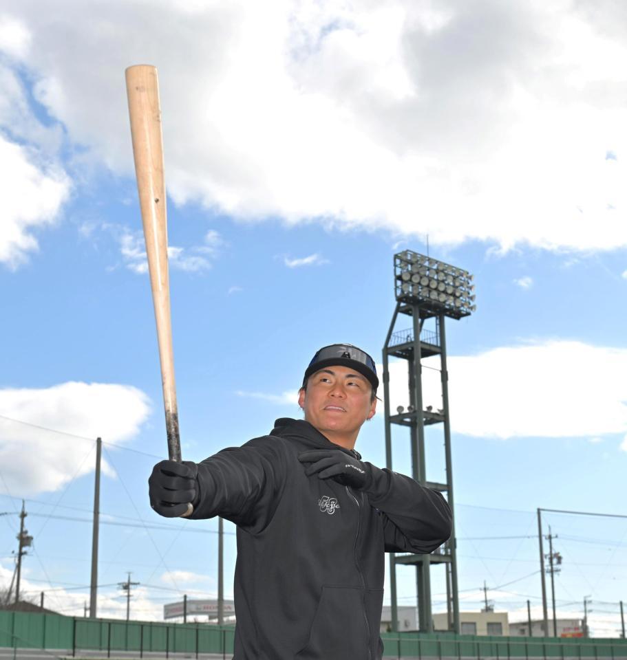 　イチロー氏のマネをする前川（撮影・北村雅宏）