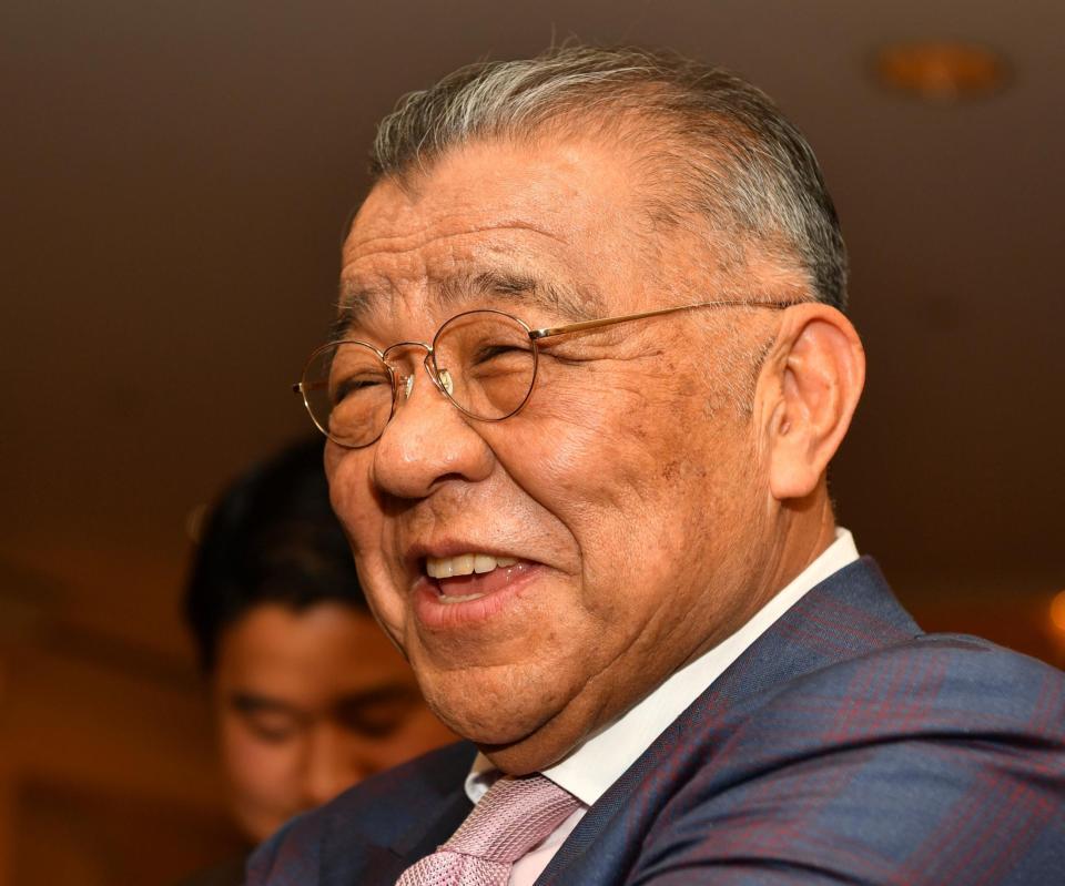 　取材に応じる掛布雅之ＯＢ会長（撮影・中田匡峻）