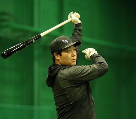 　打撃練習をする大山（撮影・中田匡峻）