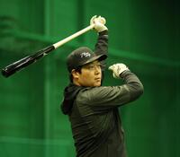 　打撃練習をする大山（撮影・中田匡峻）