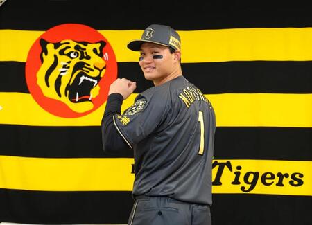 阪神タイガース ブラックダイナマイト　ユニフォーム Lサイズ 森下選手 阪神タイガース 森下選手 B-LUCK DYNAMITE 黒ユニフォーム（M