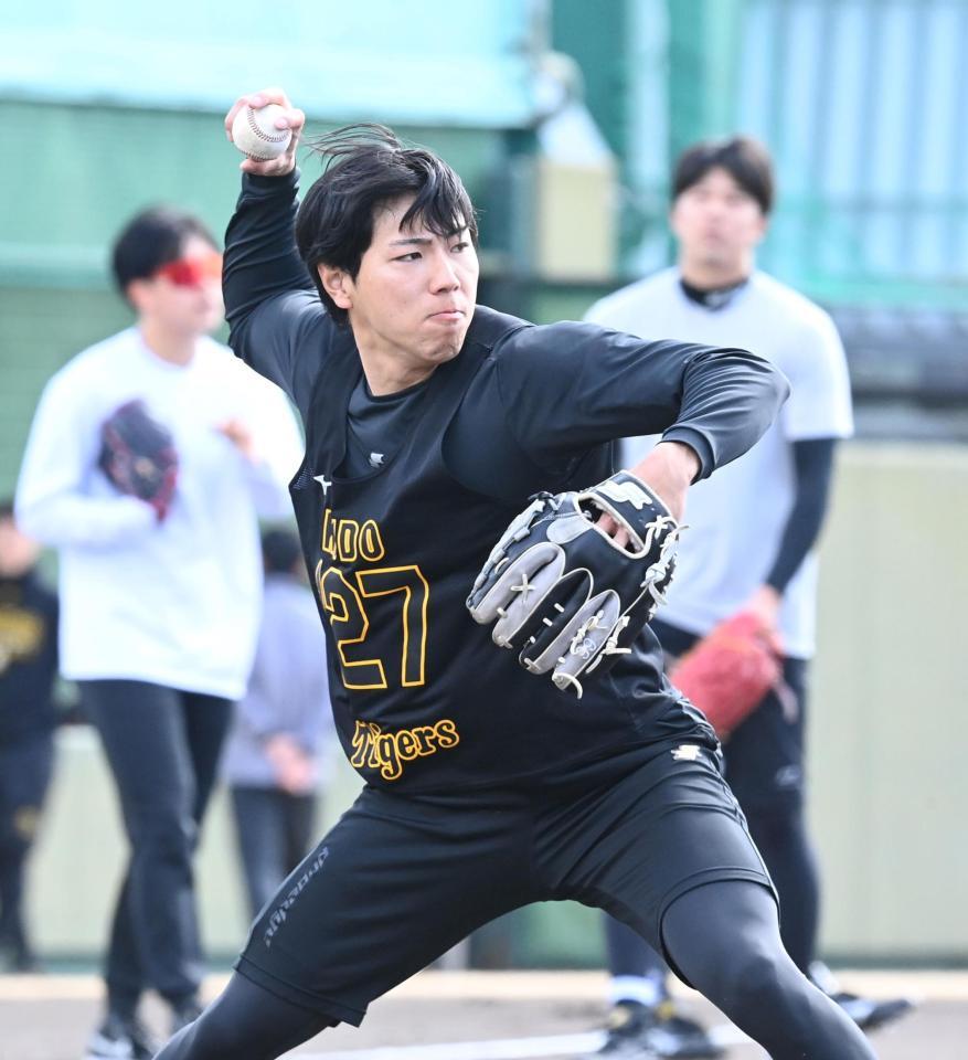 守備練習に励む工藤（撮影・飯室逸平）