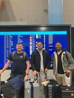 　来日した（左から）ビーズリー、ヘルナンデス、デュプランティエ（球団提供）