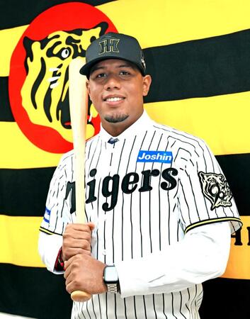 阪神２２歳の育成助っ人・アルナエス　どこでも守る「打撃はミート力が強み」　ジャパニーズ・ドリームつかむ