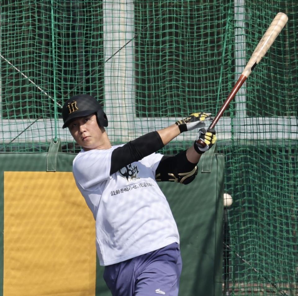 　宜野座１号を放った井坪（撮影・田中太一）